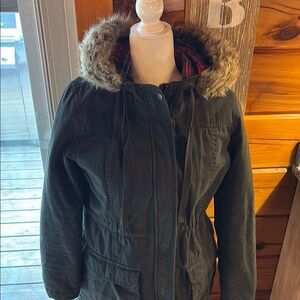 Women's Old Navy Green Parka with Faux Fur Hood